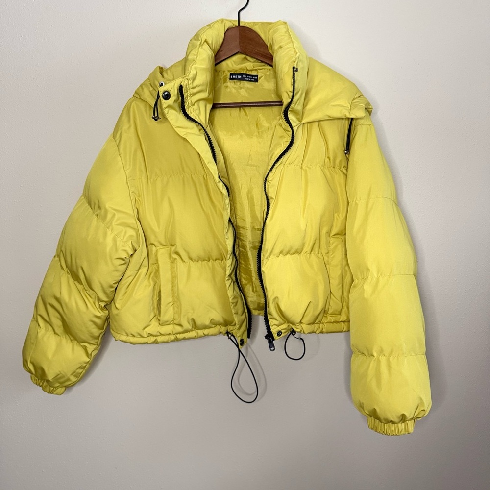 Yellow Cropped Puffer Jacket – Size L